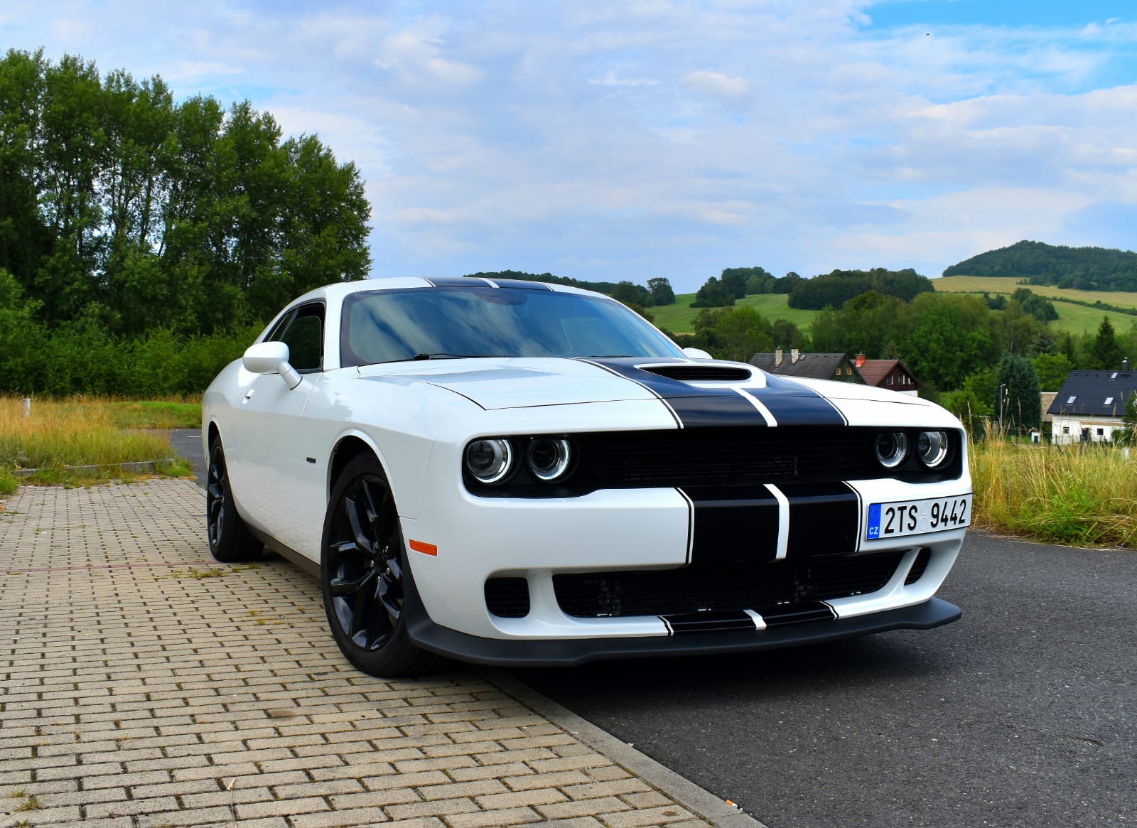 Dodge Challenger 5.7 Hemi 273kw